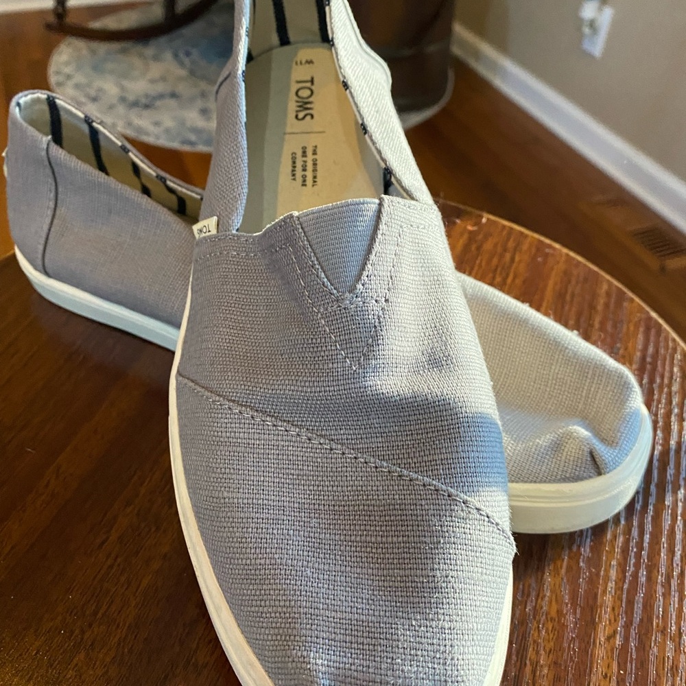 Toms
